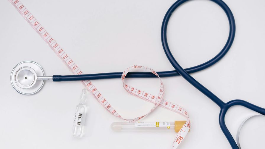 Imagen sobria asociada a un método invasivo de nutrición enteral.